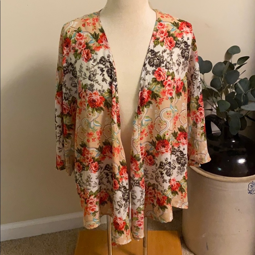 LA Hearts Floral Kimono